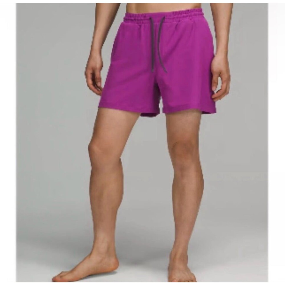 LULULEMON Vivid Plum Pool Shorts Lined 5” Size M